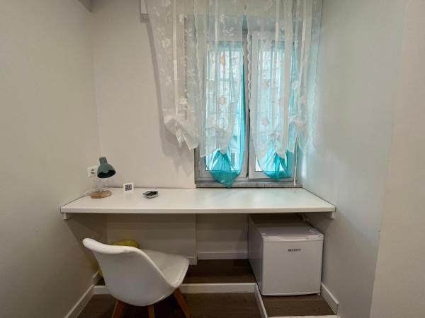 F Rooms Napoli Via Sementini : photo 4 de la chambre chambre double ou lits jumeaux