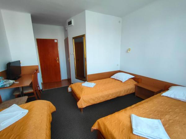 HotelsLublin : photo 1 de la chambre chambre triple