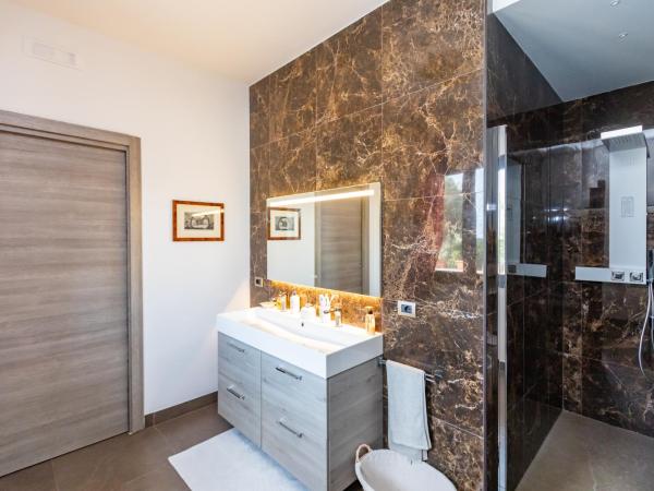 Casale Antiche Mura Siracusa : photo 6 de la chambre grande chambre double