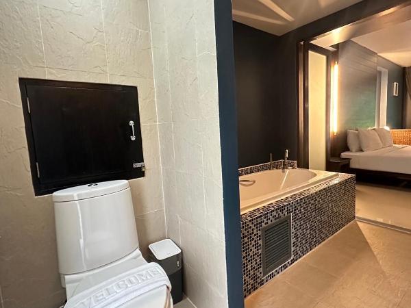 The Bihai Hua Hin : photo 1 de la chambre chambre double ou lits jumeaux de luxe avec accès piscine