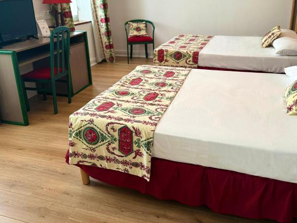 Hôtel Restaurant de France : photo 5 de la chambre chambre familiale