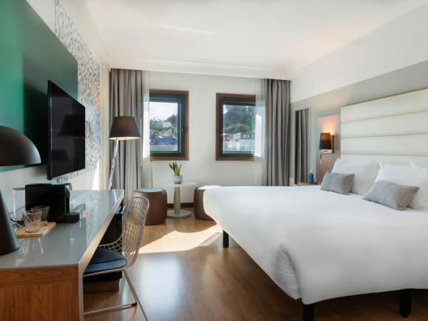 Hotel Santiago Plaza Affiliated by Meliá : photo 1 de la chambre chambre premium