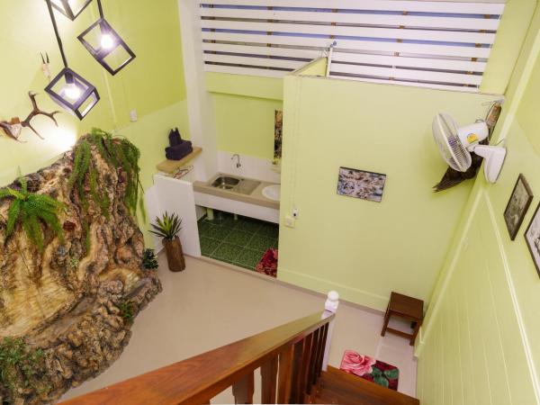 SriRungRueng Place : photo 4 de la chambre chambre triple supérieure