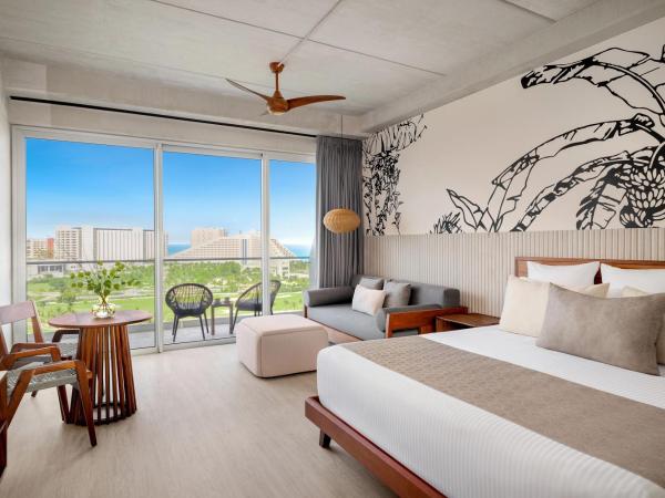 Hyatt Vivid Grand Island Cancun-All Inclusive Adults Only : photo 1 de la chambre vantage club junior suite golf view king