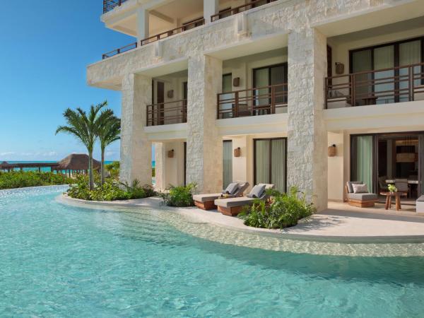 Secrets Playa Blanca Costa Mujeres - All Inclusive Adults Only : photo 1 de la chambre suite présidentielle avec terrasse et accès direct à la piscine - côté océan