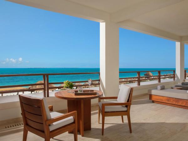 Secrets Playa Blanca Costa Mujeres - All Inclusive Adults Only : photo 4 de la chambre suite principale d'angle club privilège - côté océan