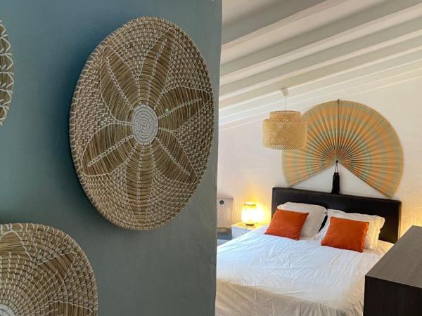 La Borréliane : photo 7 de la chambre chambre double - vue sur piscine