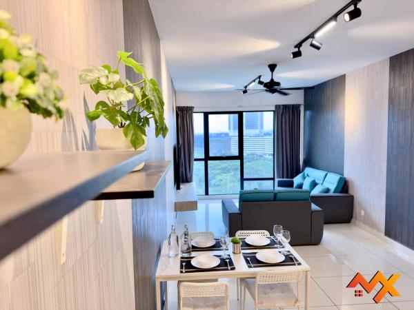 MidValley Southkey Mosaic 6-9pax Netflix-SmartTV70inch : photo 3 de la chambre appartement supérieur 2 chambres