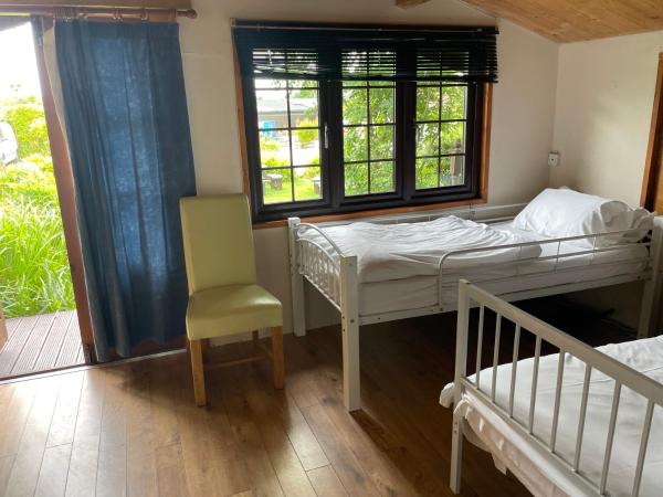 Bridge Farm Guesthouse rooms : photo 8 de la chambre chambre quadruple avec salle de bains privative