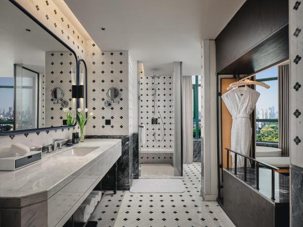 Hotel Indigo Shenzhen Overseas Chinese Town, an IHG Hotel : photo 10 de la chambre suite 1 chambre lit king-size avec pièce à vivre