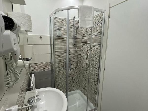 F.Rooms Napoli : photo 6 de la chambre chambre double ou lits jumeaux