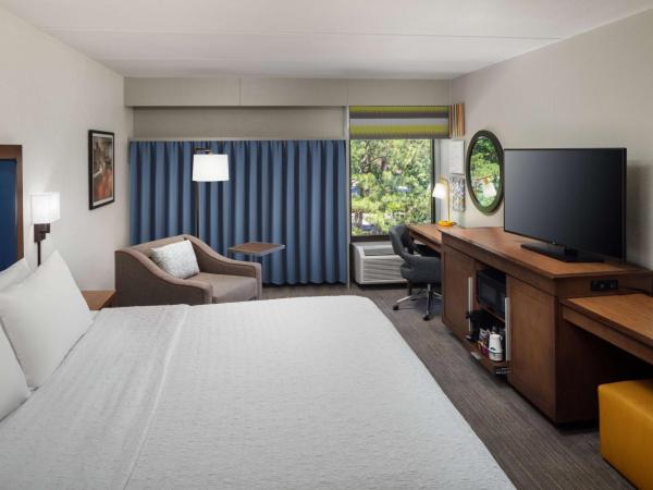 Hampton Inn Atlanta-Northlake : photo 1 de la chambre chambre lit king-size - non-fumeurs