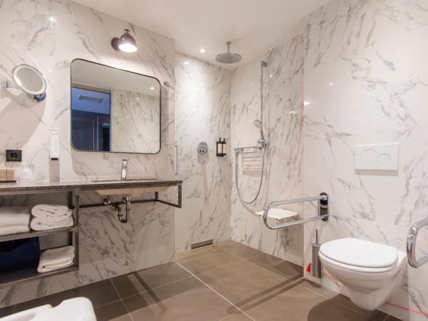 Van der Valk Hotel Eindhoven : photo 4 de la chambre chambre lit king-size supérieure