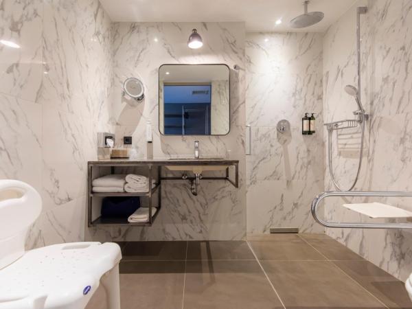 Van der Valk Hotel Eindhoven : photo 3 de la chambre chambre lit king-size supérieure