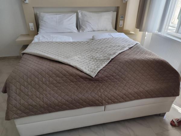 CH-Hotel Luka : photo 7 de la chambre studio triple standard