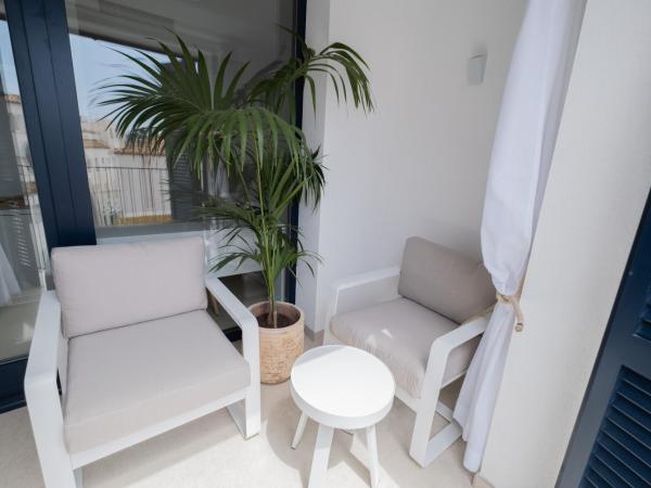 Hotel Boutique Es Blau : photo 5 de la chambre suite junior avec balcon