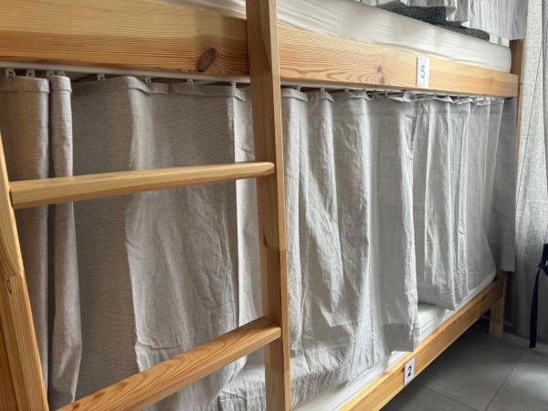 Green Hostel Katowice - 24h Free Parking : photo 1 de la chambre lit dans dortoir mixte de 8 lits
