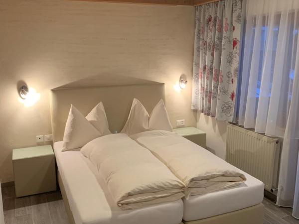 Hotel Edi : photo 1 de la chambre chambre double Économique