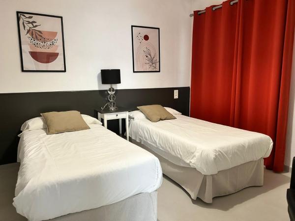 Hostal Berlin : photo 4 de la chambre chambre double ou lits jumeaux