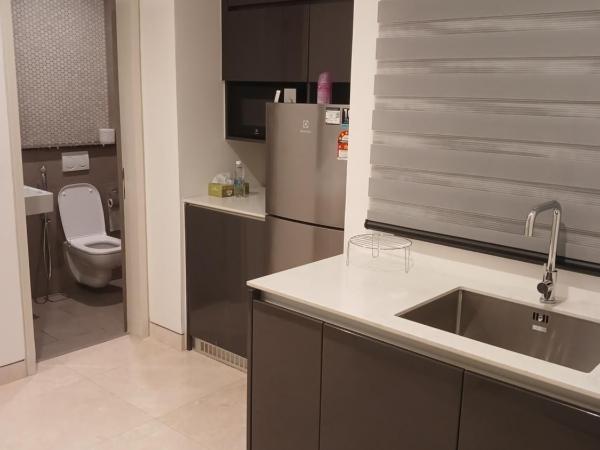 Landing Park Lucentia Suite BBCC : photo 5 de la chambre studio lit queen-size