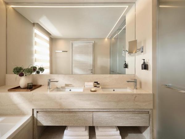 Ikos Odisia : photo 4 de la chambre chambre double supérieure - vue sur piscine