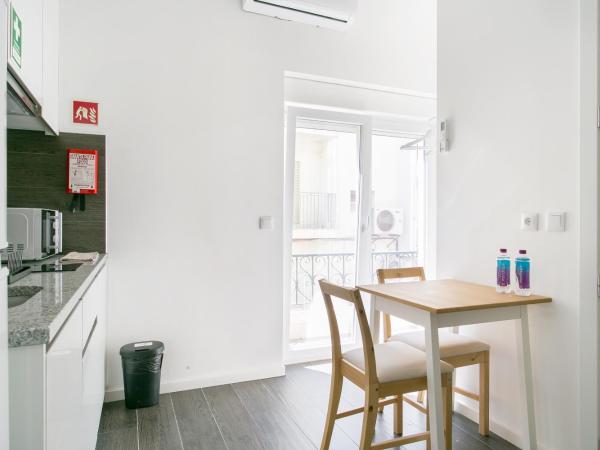 Golden Stay - B&B Experience : photo 2 de la chambre chambre double ou lits jumeaux deluxe avec balcon