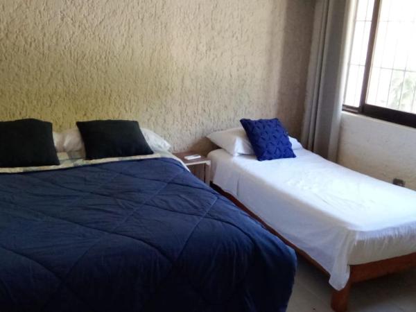 Naranjo Hostel : photo 3 de la chambre chambre double avec toilettes communes