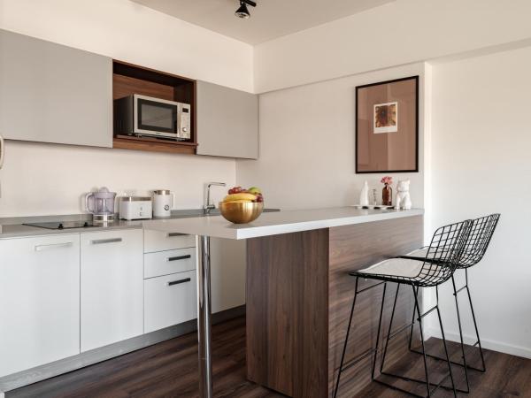 Quartier Hollywood by RentinBA : photo 3 de la chambre appartement standard