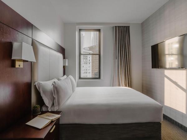 Club Quarters Hotel Wacker at Michigan, Chicago : photo 1 de la chambre petite chambre lit queen-size