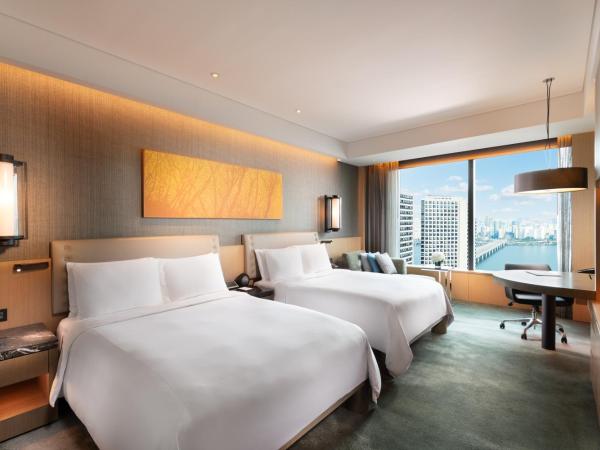 Conrad Seoul : photo 2 de la chambre deluxe queen room with two queen beds and city/river view