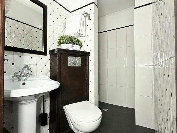 Pensjonat Gogol.s : photo 3 de la chambre chambre lits jumeaux avec salle de bains privative