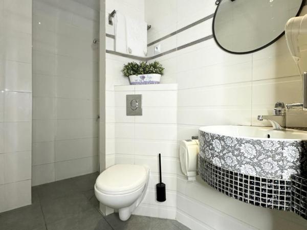 Pensjonat Gogol.s : photo 4 de la chambre chambre lits jumeaux avec salle de bains privative