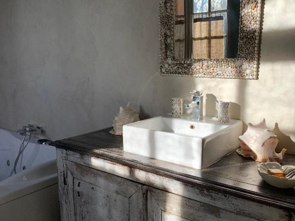 Une Nuit Au Château : photo 6 de la chambre suite lit king-size avec baignoire spa