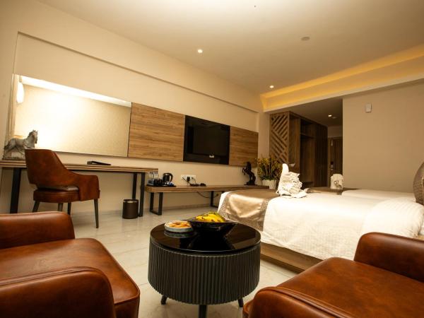 VRR Astoria Hotel & Convention Center : photo 1 de la chambre chambre lit king-size supérieure