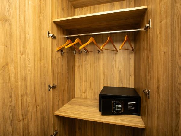 VRR Astoria Hotel & Convention Center : photo 4 de la chambre chambre lit king-size