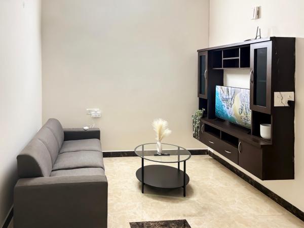 Sloane Service Apartments : photo 1 de la chambre appartement 1 chambre avec balcon