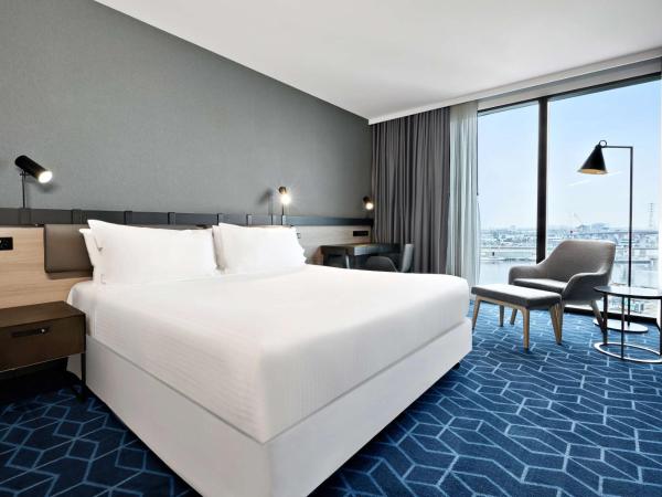 Vibe Hotel Melbourne Docklands : photo 1 de la chambre chambre de luxe avec lit king-size