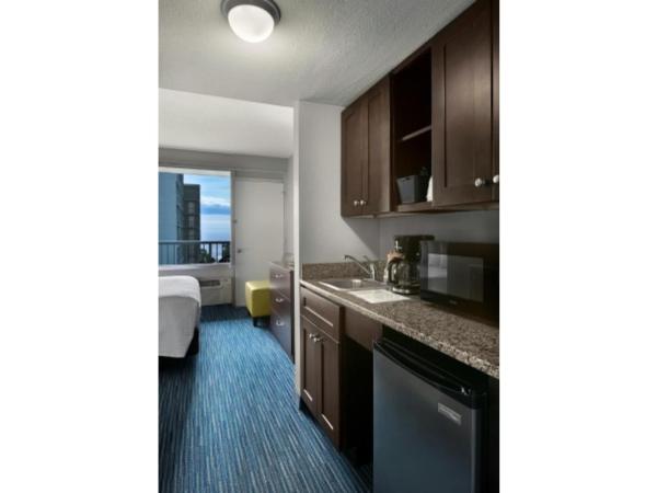 Breakers Resort Hotel : photo 3 de la chambre suite - vue sur piscine 