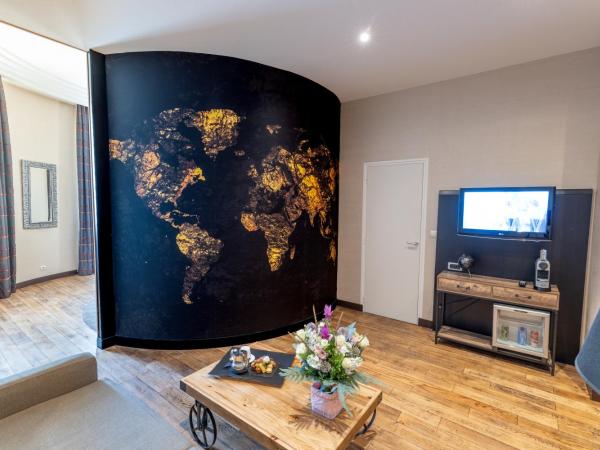 Mercure Le Mans Centre : photo 6 de la chambre suite supérieure lit king-size