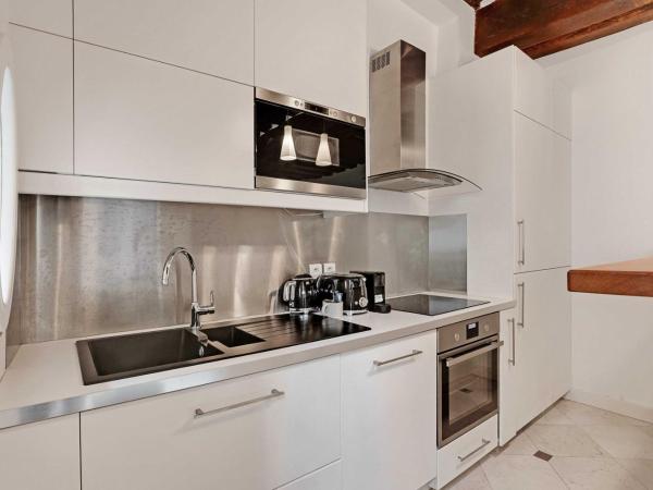 Elegant 2BDR 6P Apartment in the Heart of the 5th Arrondissementt : photo 3 de la chambre appartement