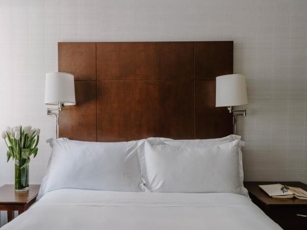 Club Quarters Hotel Embarcadero, San Francisco : photo 7 de la chambre petite chambre lit queen-size