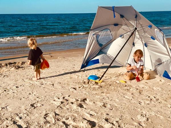 Polanki Aqua - Aquapark, Free Parking, Apartments M&M Kołobrzeg : photo 3 de la chambre deluxe apartment with air conditioninig and beach equipment