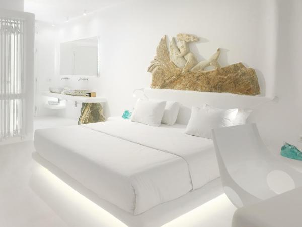 Mykonos Bay Resort & Villas : photo 2 de la chambre suite lune de miel exclusive avec jacuzzi intérieur - vue sur mer