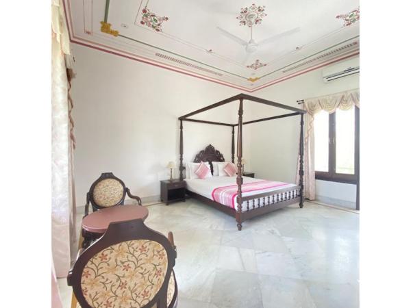 Devraj Villa Udaipur : photo 4 de la chambre chambre double ou lits jumeaux supérieure - vue sur montagnes