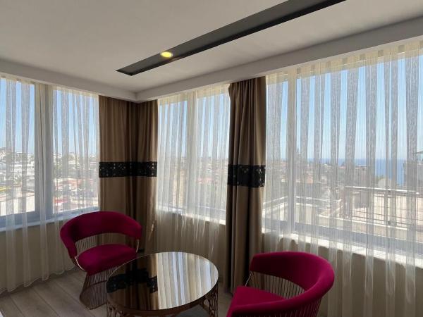 Golden Lux Hotel Antalya : photo 3 de la chambre suite deluxe avec baignoire spa