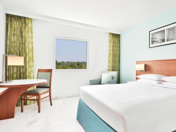 Fairfield by Marriott Bengaluru Whitefield : photo 1 de la chambre fairfield premier room, guest room, with double bed & flexible check-in/check-out