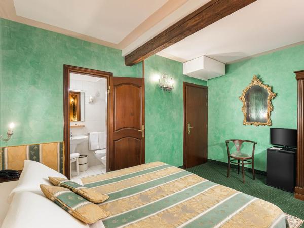 Hotel Marconi : photo 4 de la chambre chambre double ou lits jumeaux supérieure
