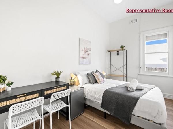 Rustic Private Double Room - Centrally Located - Shared Bathroom : photo 1 de la chambre chambre double avec salle de bains commune