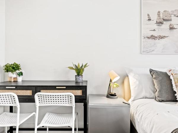 Rustic Private Double Room - Centrally Located - Shared Bathroom : photo 7 de la chambre chambre double avec salle de bains commune