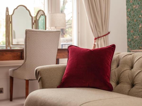 The Roseate Edinburgh - Small Luxury Hotels of the World : photo 2 de la chambre suite junior the house